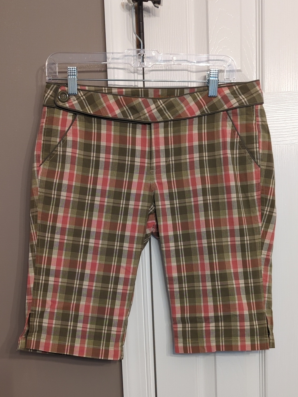 VTG Y2K Earthy Plaid Bermuda Shorts Olive Green Coral Pink Low Rise City Shorts